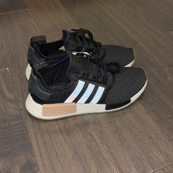 Adidas NMD_R1 NMD Boost Shoes Sneakers new CQ2011 black carbon Women’s Sizes